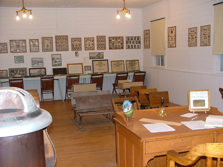 aucoma Iowa - Country School House